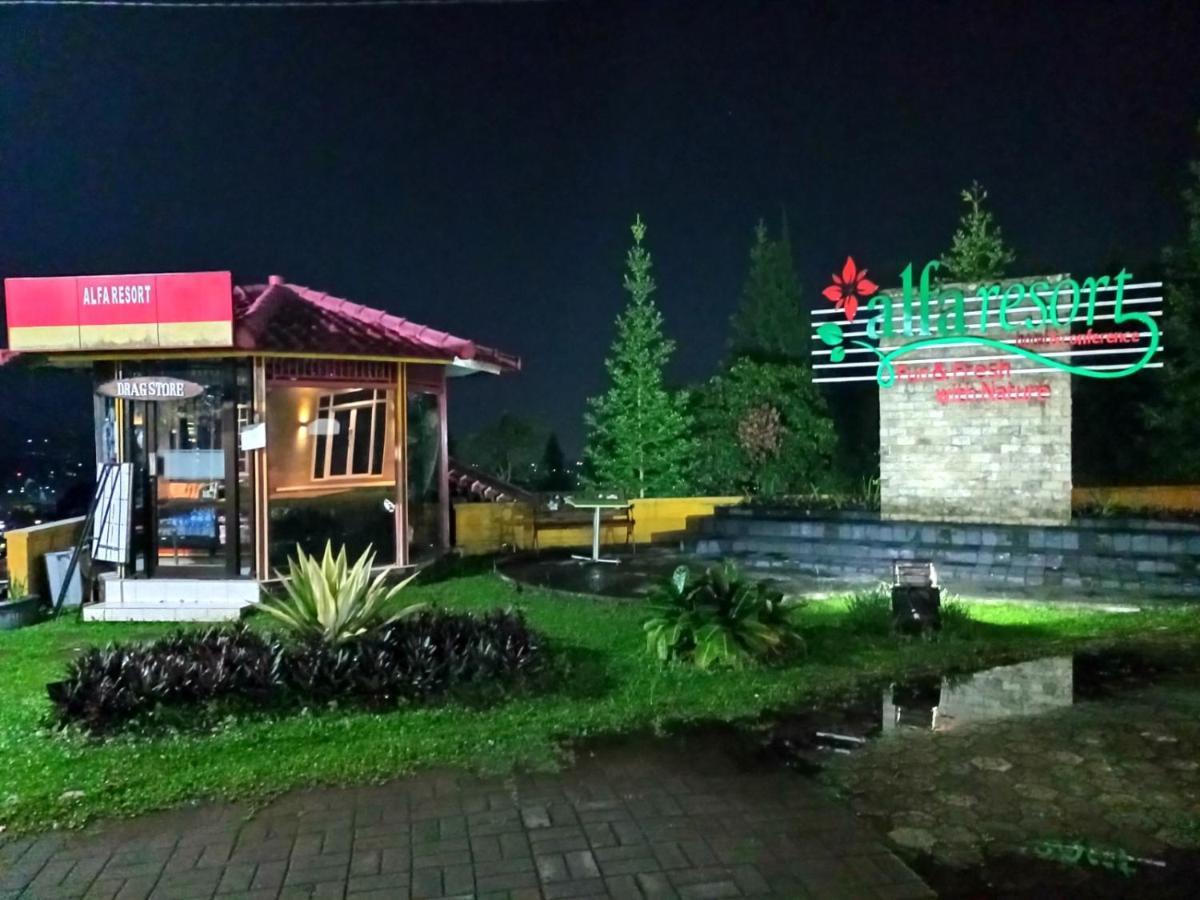 Alfa Resort Hotel And Conference Puncak Εξωτερικό φωτογραφία