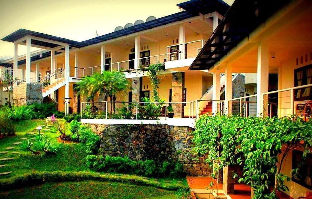 Alfa Resort Hotel And Conference Puncak Εξωτερικό φωτογραφία