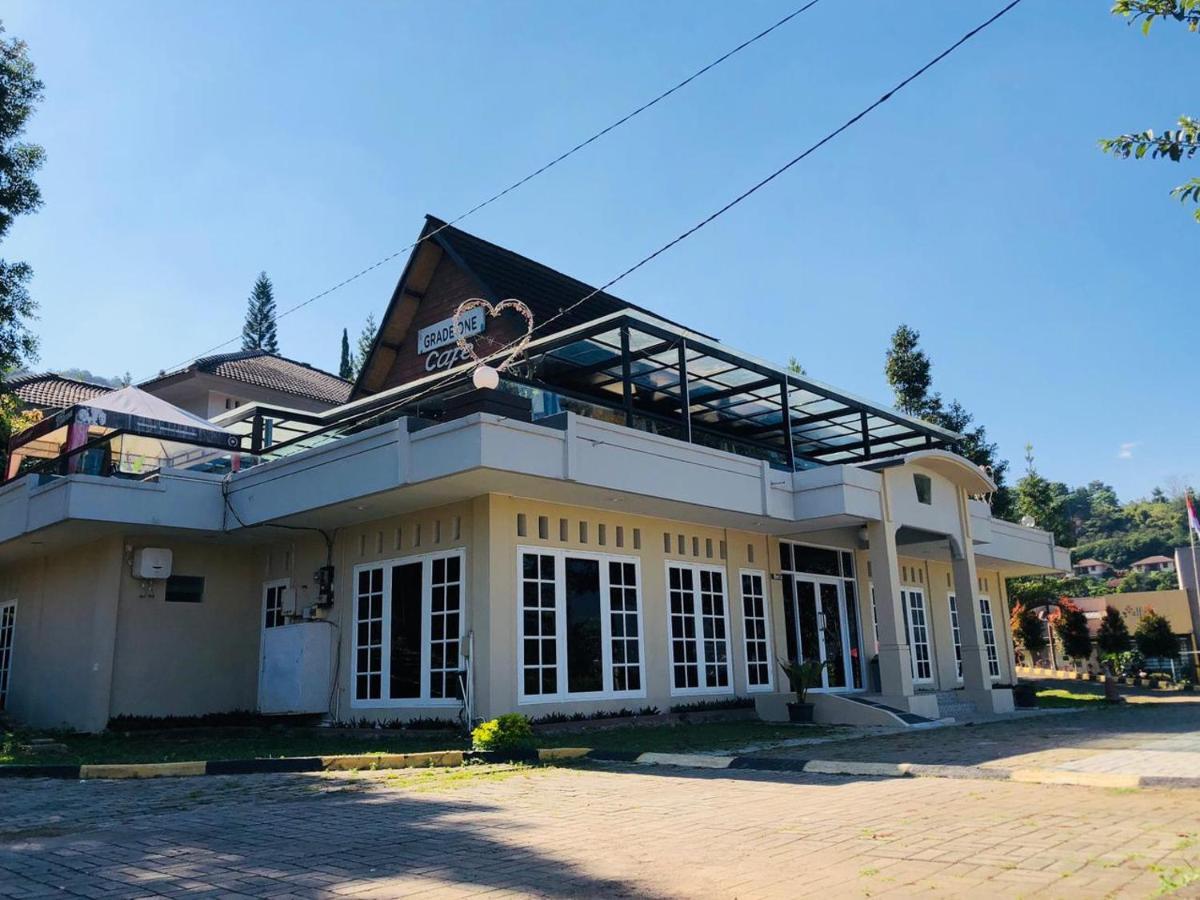 Alfa Resort Hotel And Conference Puncak Εξωτερικό φωτογραφία