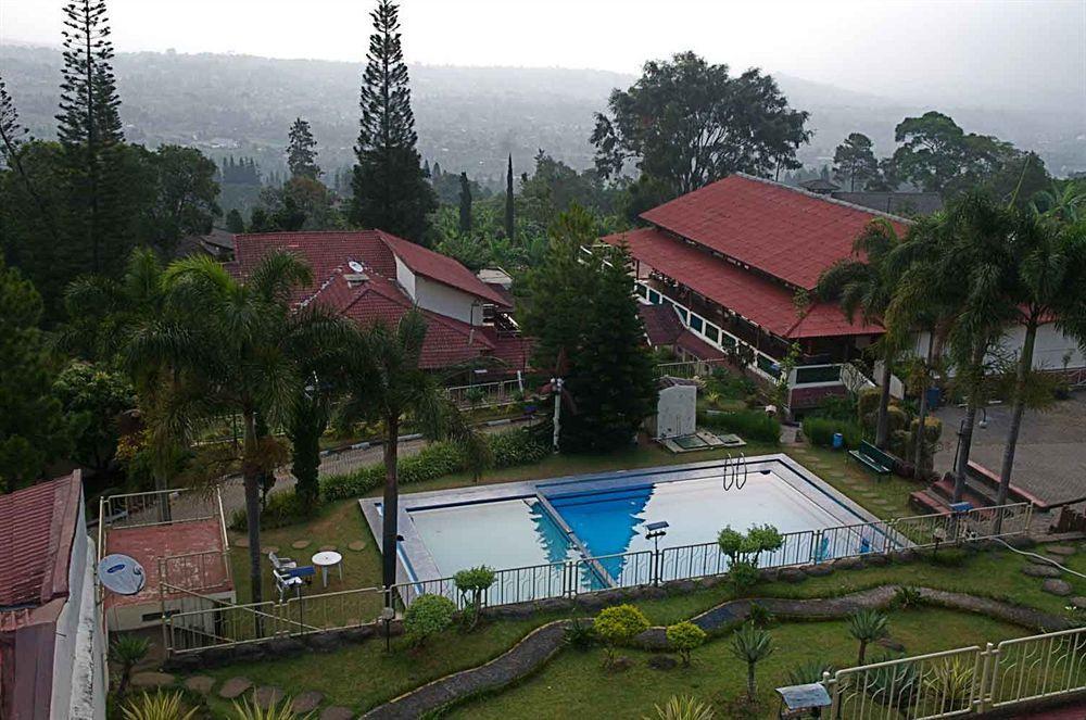 Alfa Resort Hotel And Conference Puncak Εξωτερικό φωτογραφία
